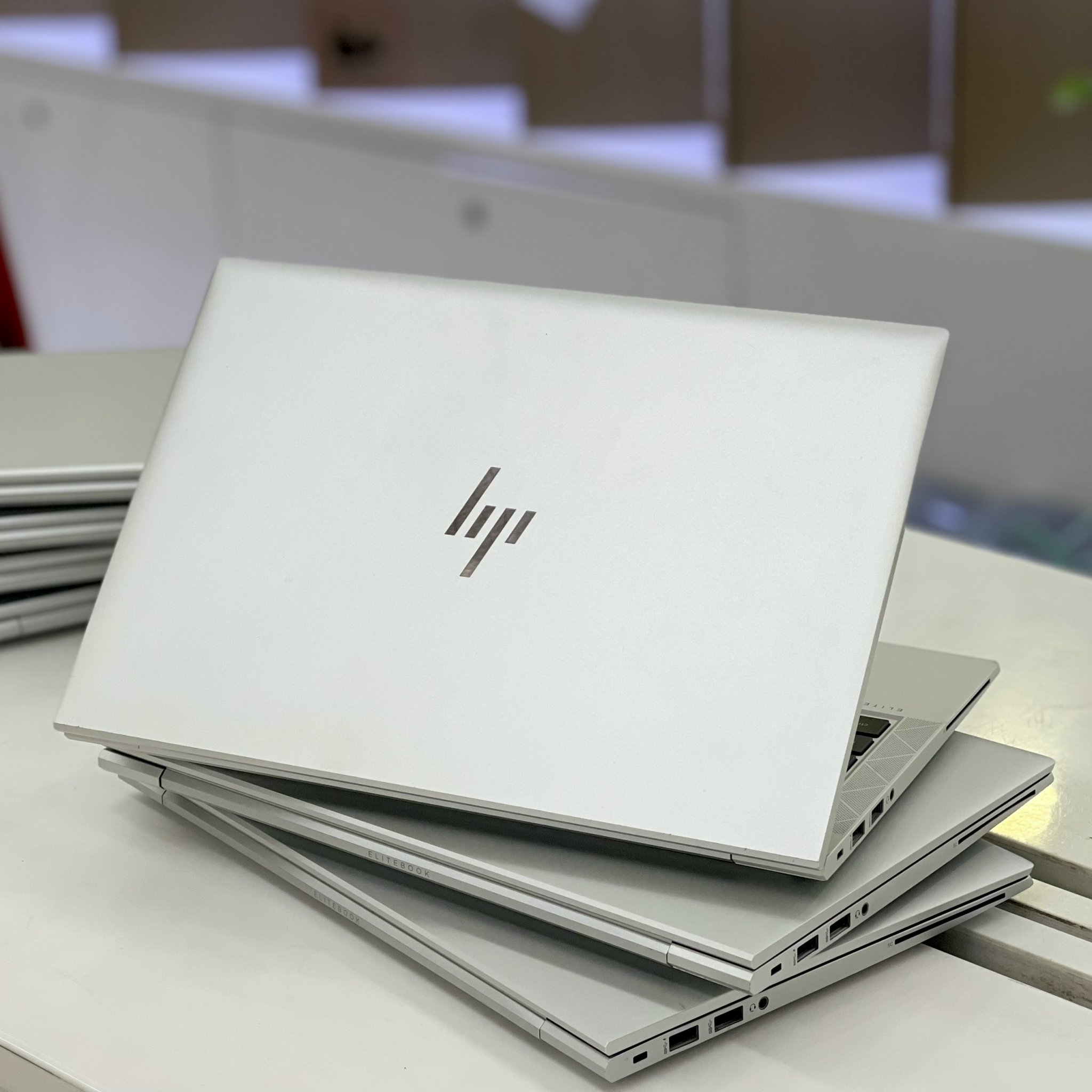 GIẢI PHÁP TRIỂN KHAI LAPTOP TOÀN DIỆN CHO DOANH NGHIỆP